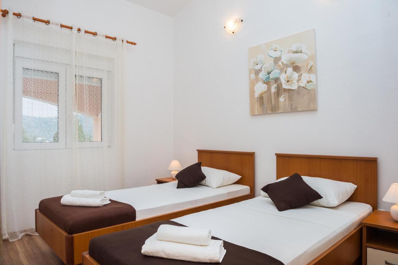 Apartments Slavka 罗戈兹尼察 外观 照片