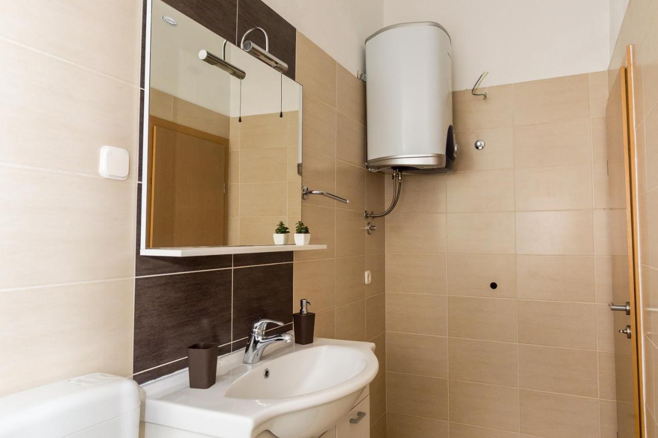 Apartments Slavka 罗戈兹尼察 外观 照片